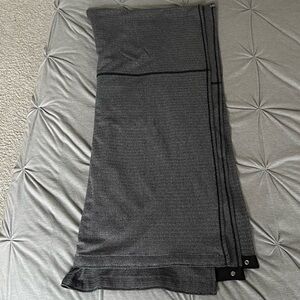 Lululemon Snap Scarf